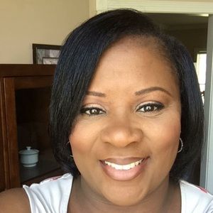 Meet your Posher, Ebony